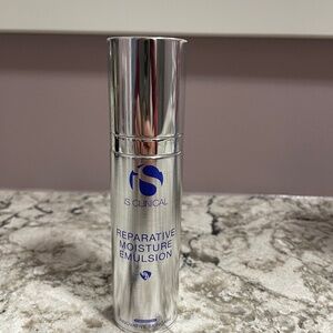 IS Clinical moisture